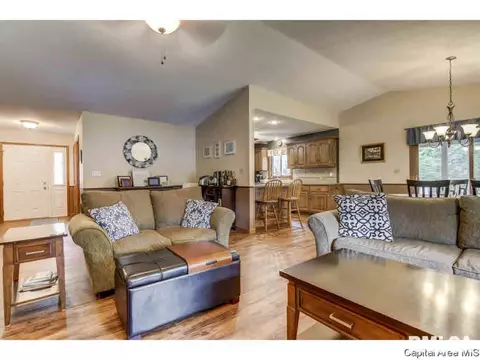 2111 Sunstone Ct, Springfield, IL 62704 photo 4