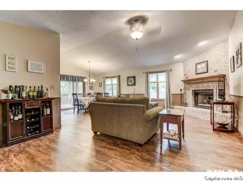 2111 Sunstone Ct, Springfield, IL 62704 photo 5