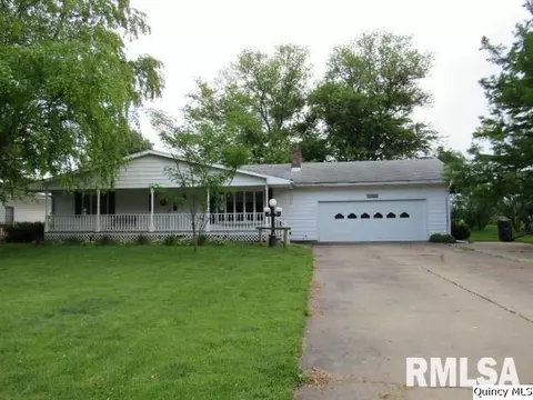 315 W Maple Ave, Ursa, IL 62376 photo 1