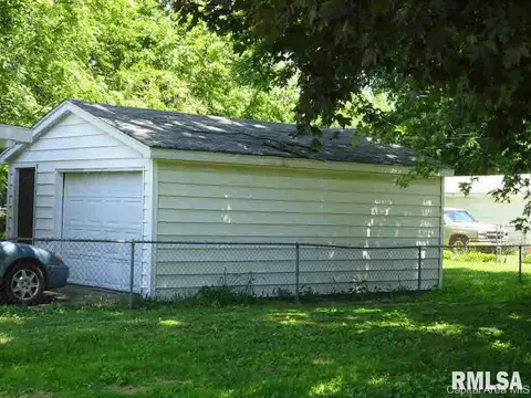 1104 N 12th St, Springfield, IL 62702 photo 8