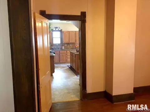 1212 N Bond St, Springfield, IL 62702 photo 7