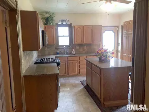 1212 N Bond St, Springfield, IL 62702 photo 8