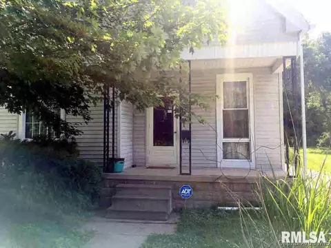 1212 N Bond St, Springfield, IL 62702 photo 2