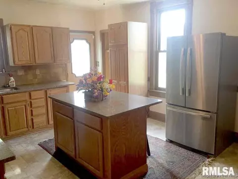 1212 N Bond St, Springfield, IL 62702 photo 9
