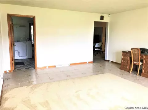 702 E Hargrave St, Athens, IL 62613 photo 5