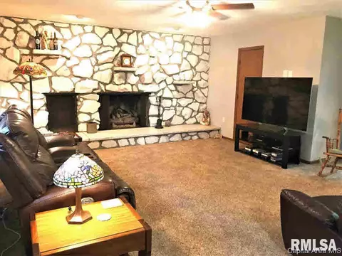 702 E Hargrave St, Athens, IL 62613 photo 19