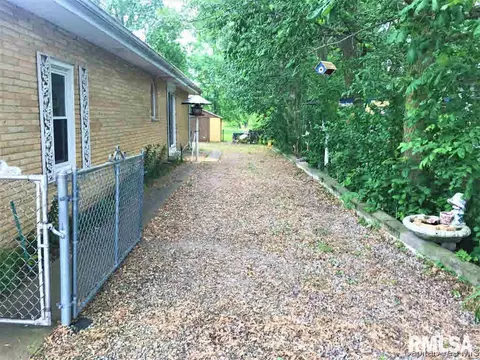 702 E Hargrave St, Athens, IL 62613 photo 25