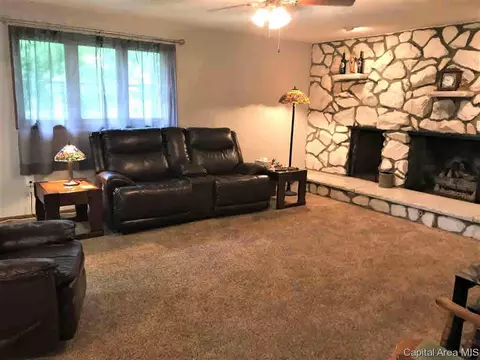 702 E Hargrave St, Athens, IL 62613 photo 18