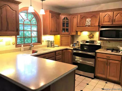 702 E Hargrave St, Athens, IL 62613 photo 17