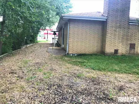 702 E Hargrave St, Athens, IL 62613 photo 26