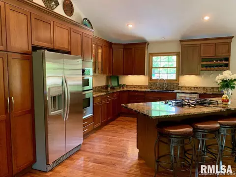 9 Hawthorne Ln, Springfield, IL 62712 photo 6