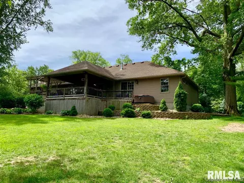 9 Hawthorne Ln, Springfield, IL 62712 photo 2
