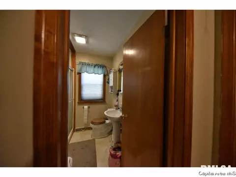 1042 N Macarthur Blvd, Springfield, IL 62702 photo 11