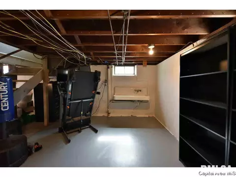 1042 N Macarthur Blvd, Springfield, IL 62702 photo 23