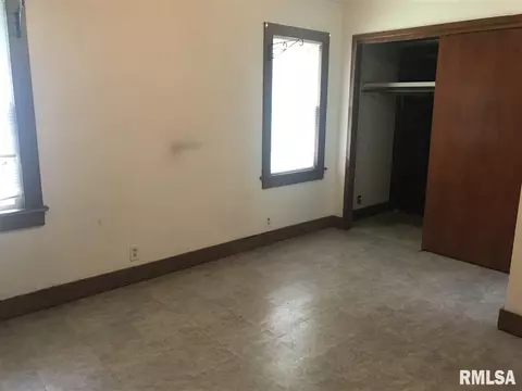 1241 Bengel St, Springfield, IL 62702 photo 9