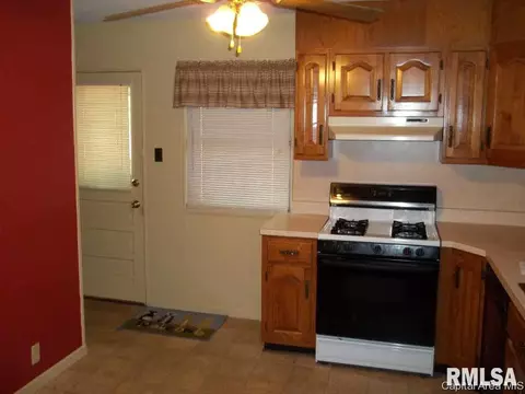 1309 Mossman Ave, Springfield, IL 62702 photo 4