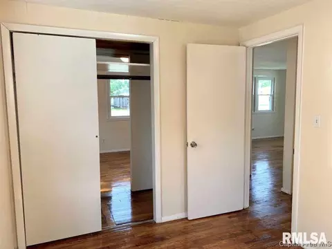 1975 E Converse St, Springfield, IL 62702 photo 8