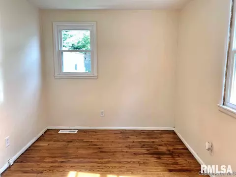 1975 E Converse St, Springfield, IL 62702 photo 7