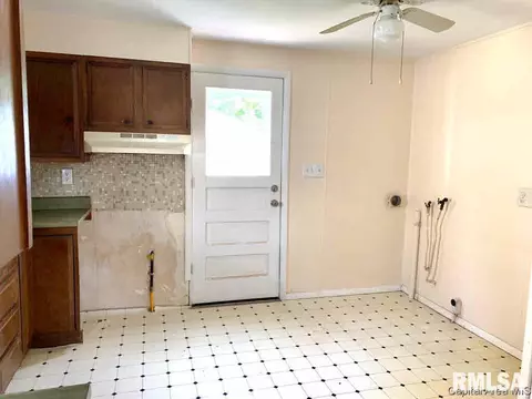 1975 E Converse St, Springfield, IL 62702 photo 11