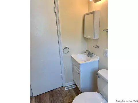 1975 E Converse St, Springfield, IL 62702 photo 9