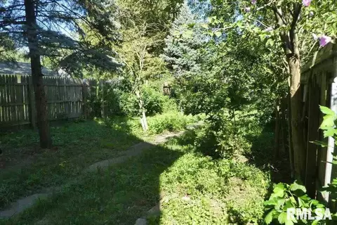 854 N 7th St, Springfield, IL 62702 photo 23