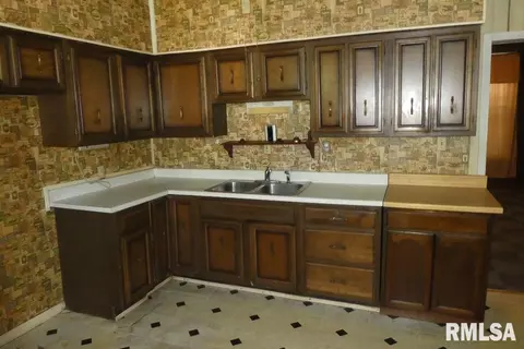 854 N 7th St, Springfield, IL 62702 photo 12