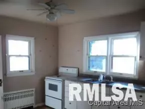 702 S Main, Abingdon, IL 61410 photo 3