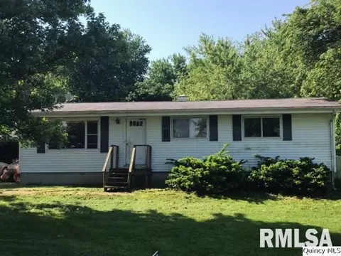 111 Hereford Dr, Payson, IL 62360 photo 1