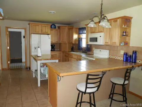 191 Wing, Avon, IL 61415 photo 3