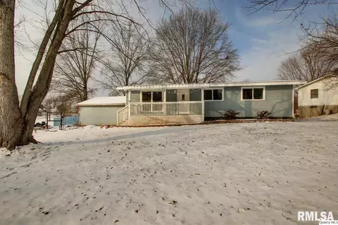 409 Mistletoe, Payson, IL 62360 photo 1
