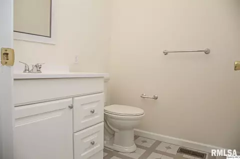 102 North, Augusta, IL 62311 photo 15