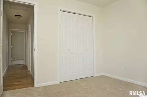 102 North, Augusta, IL 62311 photo 8