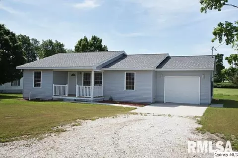 102 North, Augusta, IL 62311 photo 1