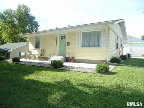 312 E Springfield St, Virginia, IL 62691 photo 9
