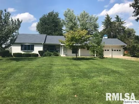 312 W Maple Ave, Ursa, IL 62376 photo 1