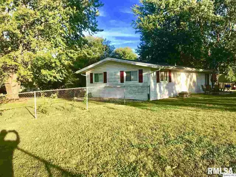 304 Sycamore St, Payson, IL 62360 photo 13