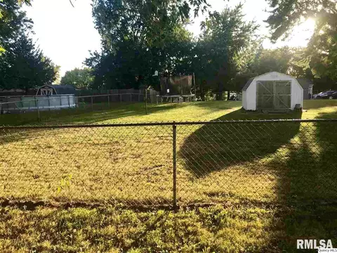 304 Sycamore St, Payson, IL 62360 photo 10