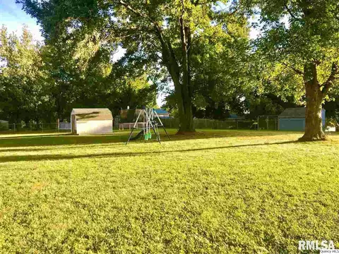 304 Sycamore St, Payson, IL 62360 photo 12