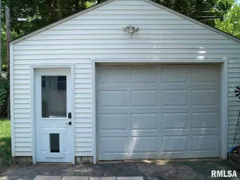 18 Beverly Rd, Springfield, IL 62702 photo 3