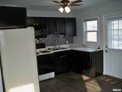 18 Beverly Rd, Springfield, IL 62702 photo 5