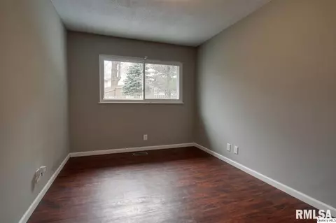 3116 Fox Run E, Quincy, IL 62301 photo 6