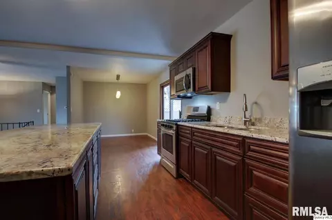 3116 Fox Run E, Quincy, IL 62301 photo 2