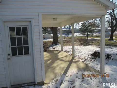 2050 Maple, Quincy, IL 62301 photo 8