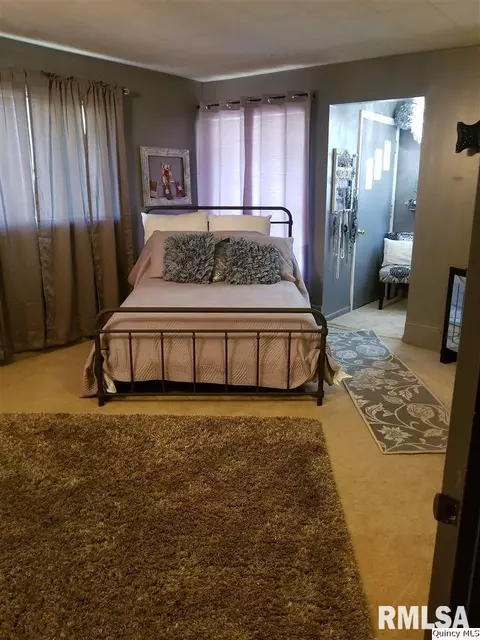 556 W Collins, Mendon, IL 62351 photo 16