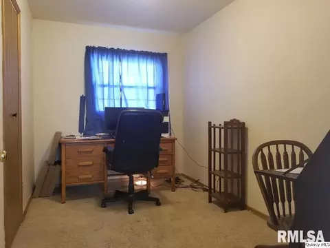 1237 Pratt St, Barry, IL 62312 photo 9