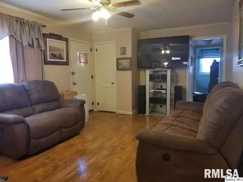 1237 Pratt St, Barry, IL 62312 photo 7