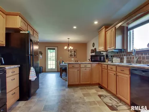 720 N Spring St, Palmyra, MO 63461 photo 11