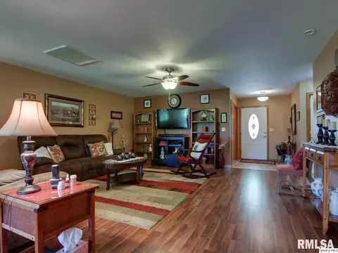 720 N Spring St, Palmyra, MO 63461 photo 4