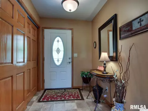 720 N Spring St, Palmyra, MO 63461 photo 3
