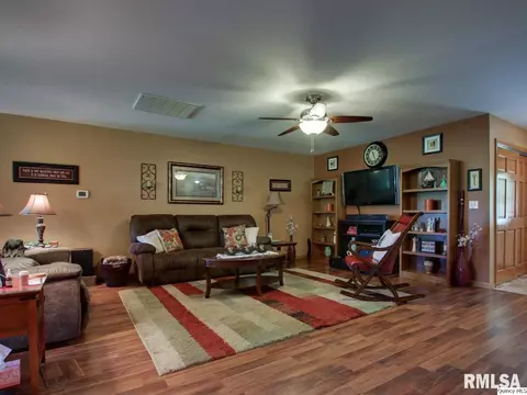 720 N Spring St, Palmyra, MO 63461 photo 7